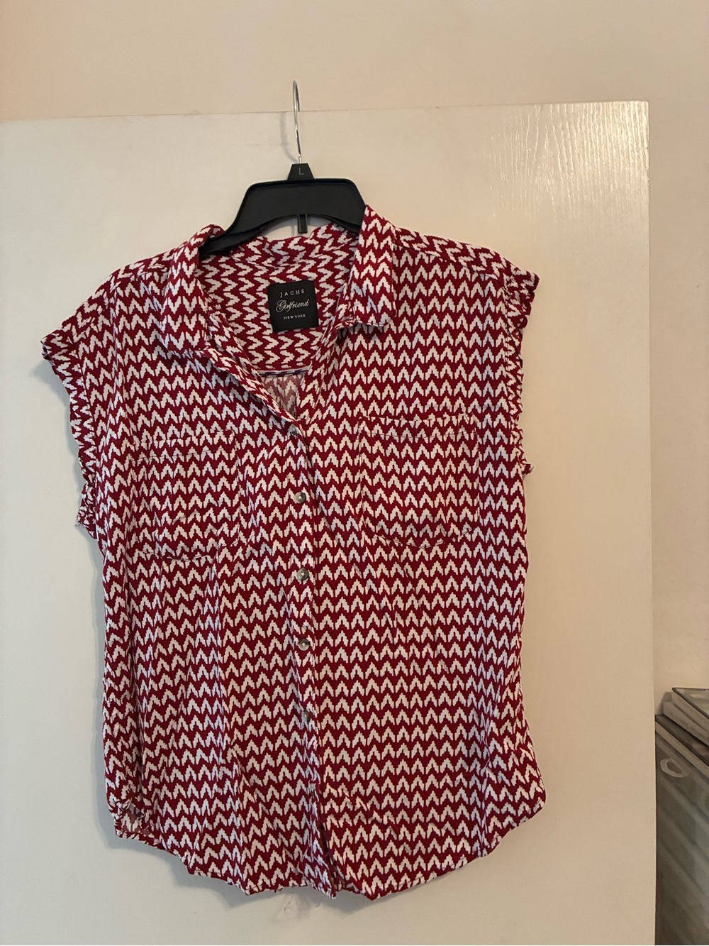 Jachs Girlfriend Red and White Chevron Sleeveless Button-Down Top